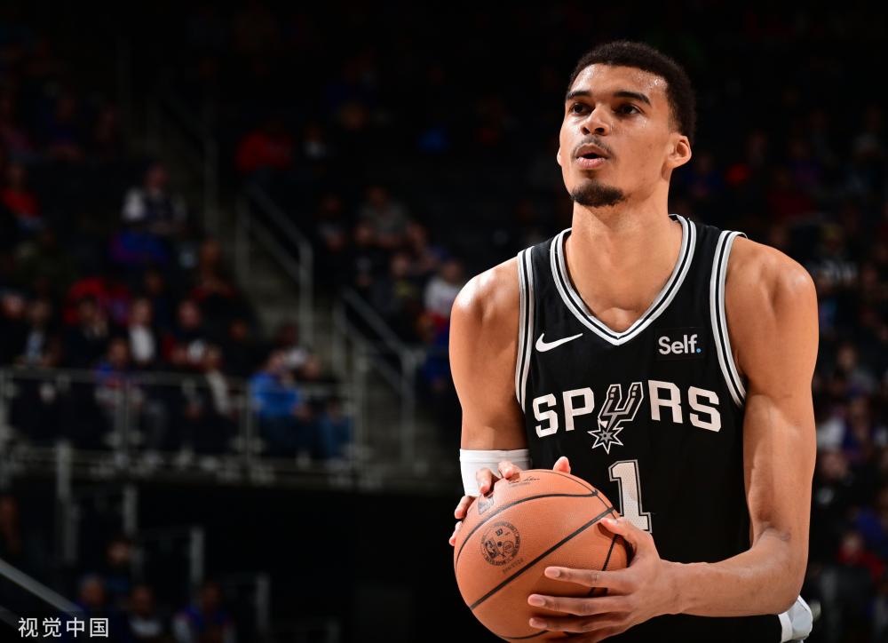 充满悬念 充满悬念